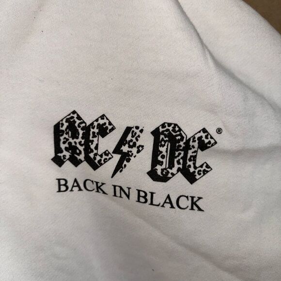 NWT Lane Bryant AC/DC White Sweatshirt Top 26/28 - Picture 1 of 3